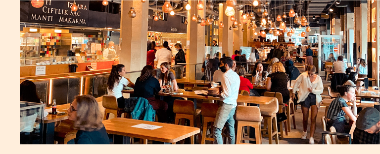 Restaurant ©S. Karemann - Unsplash