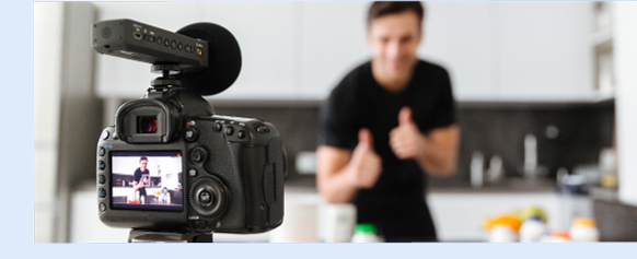 Influenceur- @ drobotdean -Freepik