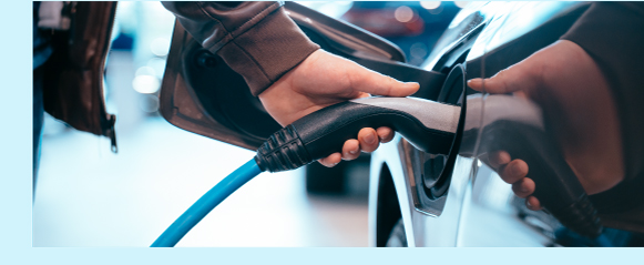 RechargeVoiture electrique©TeksomolikaFreepik