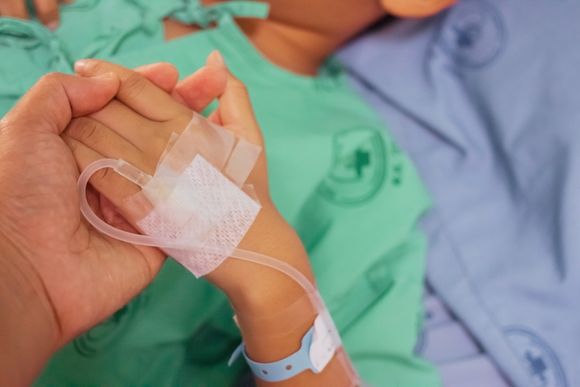 Enfant gravement malade : de nouveaux droits pour les parents depuis le 14 juin 2026